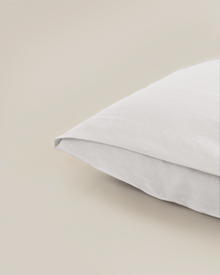 A Pair of Pillowcases in Bianco Puro